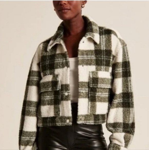 Abercrombie & Fitch Jackets & Blazers - Abercrombie & Fitch Cropped Shacket Sherpa Plaid Teddy XS
